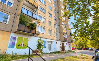 Jó állapotú, világos, azonnal költözhető lakás a Kodály térnél